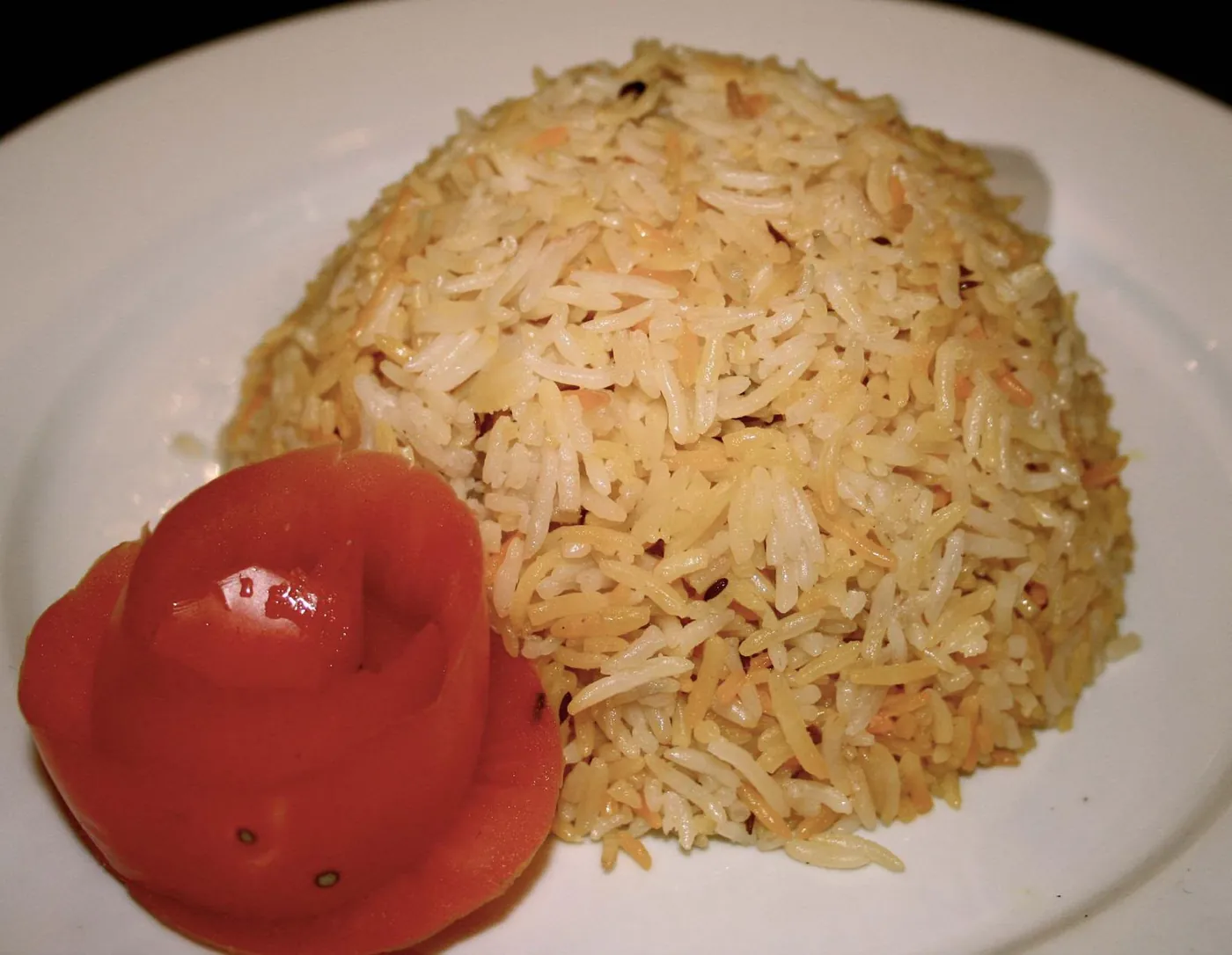 رز مندي — أرز عطري بتتبيلة المندي التقليدية.